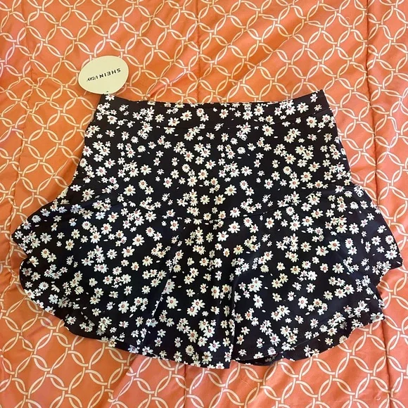 NWT Shein skirt skort - Picture 2 of 6